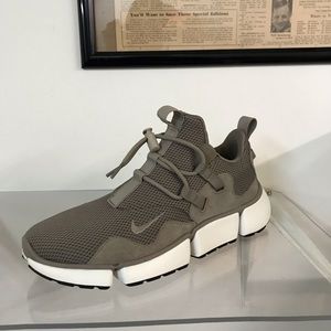 Nike Pocketknife SAMPLE